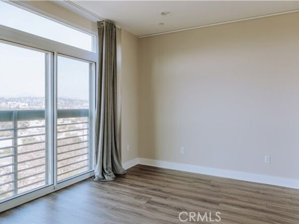 2753 Waverly Drive 1103, Los Angeles CA 90039