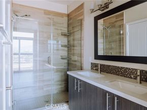 2753 Waverly Drive 1103, Los Angeles CA 90039
