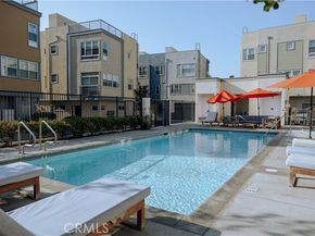2753 Waverly Drive 1103, Los Angeles CA 90039