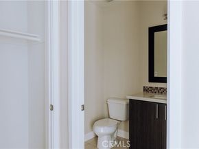 2753 Waverly Drive 1103, Los Angeles CA 90039