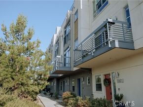2753 Waverly Drive 1103, Los Angeles CA 90039