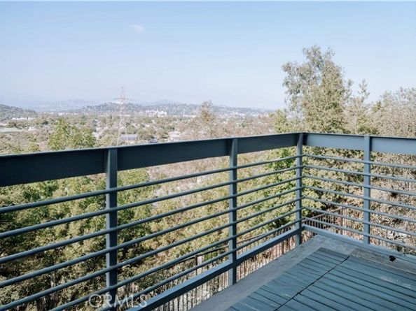 2753 Waverly Drive 1103, Los Angeles CA 90039