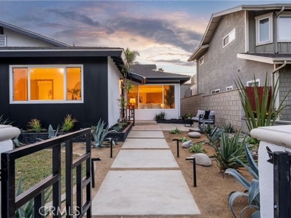1735 Main, Huntington Beach CA 92648