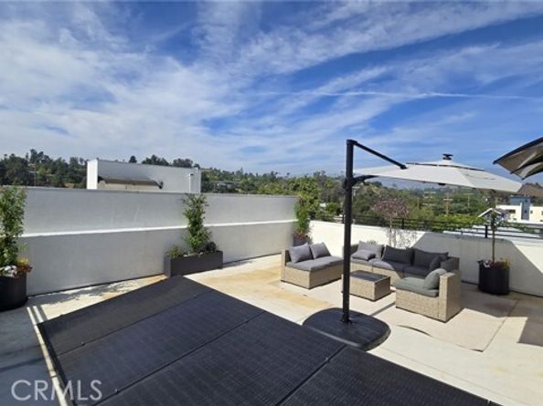 712 N Chestnut Ave, Los Angeles CA 90042