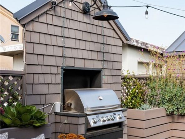 604 Begonia Avenue, Corona Del Mar (newport Beach) CA 92625