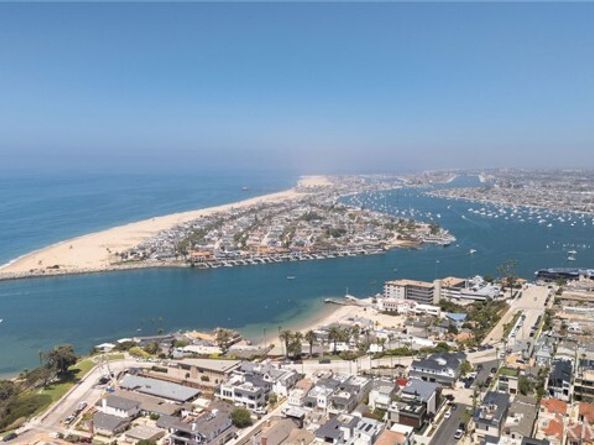 3201 4th Avenue Avenue, Corona Del Mar (newport Beach) CA 92625