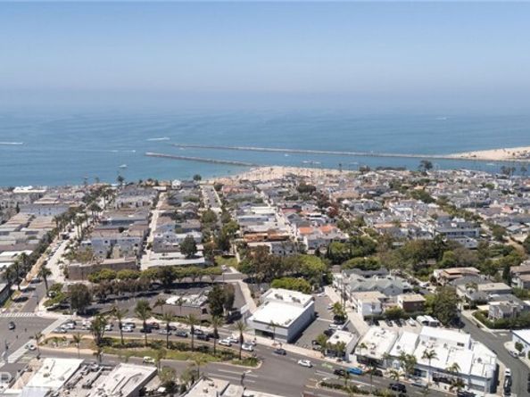 3201 4th Avenue Avenue, Corona Del Mar (newport Beach) CA 92625
