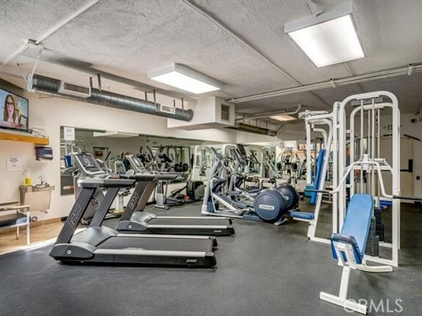 8180 Manitoba Street 302, Playa Del Rey (los Angeles) CA 90293