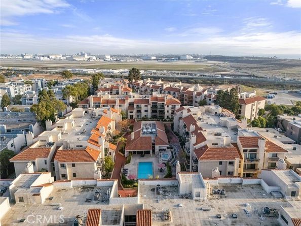 8180 Manitoba Street 302, Playa Del Rey (los Angeles) CA 90293