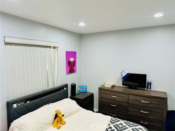 1311 E Pacific Coast, Wilmington (los Angeles) CA 90744