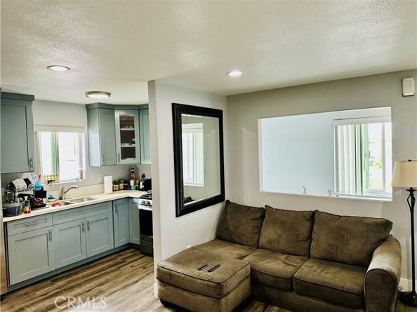 1311 E Pacific Coast, Wilmington (los Angeles) CA 90744