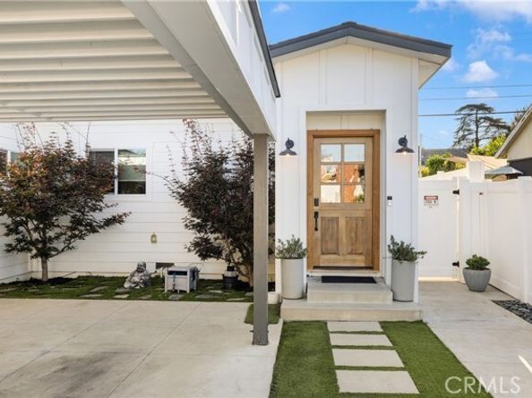 7247 Genesta, Los Angeles CA 91406