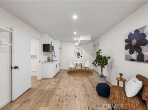 8800 Burnet Avenue 15, North Hills (los Angeles) CA 91343