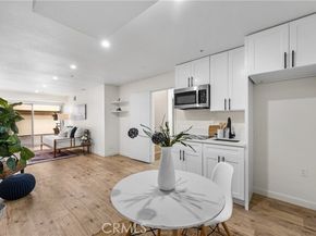 8800 Burnet Avenue 15, North Hills (los Angeles) CA 91343