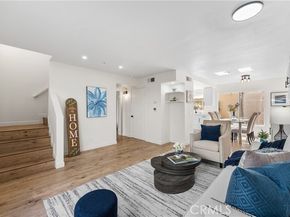 8800 Burnet Avenue 15, North Hills (los Angeles) CA 91343