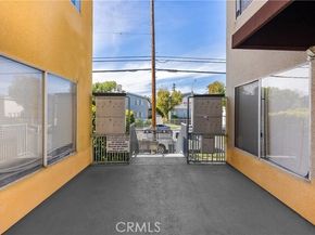 8800 Burnet Avenue 15, North Hills (los Angeles) CA 91343