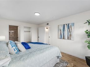 8800 Burnet Avenue 15, North Hills (los Angeles) CA 91343