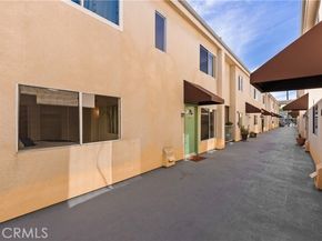 8800 Burnet Avenue 15, North Hills (los Angeles) CA 91343