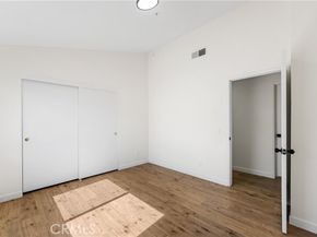 8800 Burnet Avenue 15, North Hills (los Angeles) CA 91343