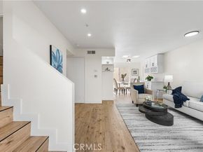 8800 Burnet Avenue 15, North Hills (los Angeles) CA 91343