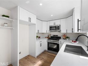 8800 Burnet Avenue 15, North Hills (los Angeles) CA 91343