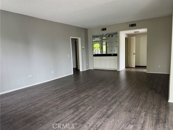 19029 Nordhoff Street 308, Northridge (los Angeles) CA 91324