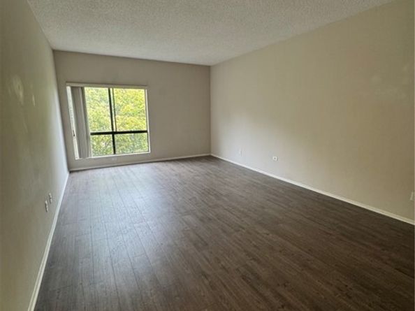 19029 Nordhoff Street 308, Northridge (los Angeles) CA 91324