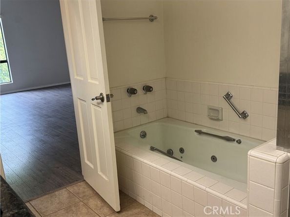 19029 Nordhoff Street 308, Northridge (los Angeles) CA 91324
