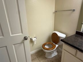 19029 Nordhoff Street 308, Northridge (los Angeles) CA 91324