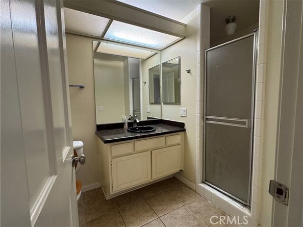 19029 Nordhoff Street 308, Northridge (los Angeles) CA 91324