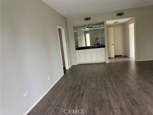 19029 Nordhoff Street 308, Northridge (los Angeles) CA 91324