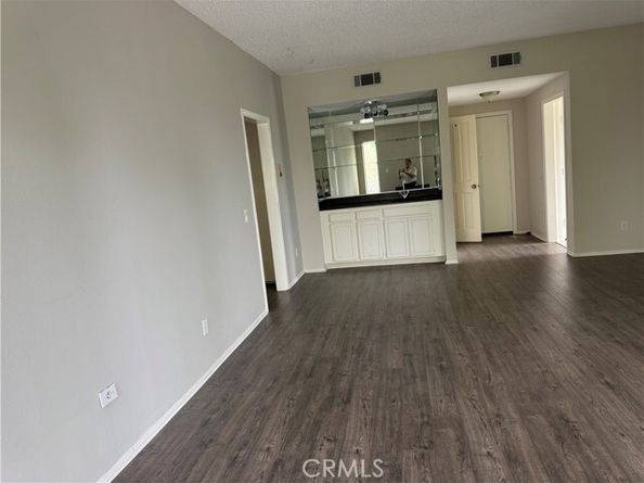 19029 Nordhoff Street 308, Northridge (los Angeles) CA 91324