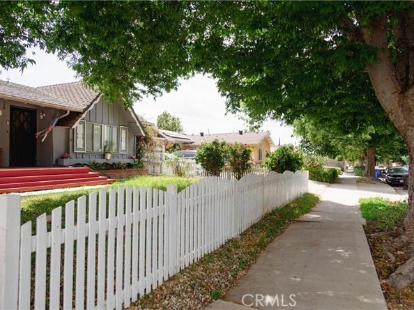 8554 Owensmouth Avenue, Canoga Park (los Angeles) CA 91304
