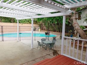 8554 Owensmouth Avenue, Canoga Park (los Angeles) CA 91304