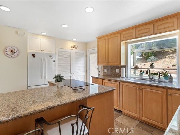 22666 Margarita Drive, Woodland Hills (los Angeles) CA 91364