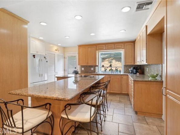 22666 Margarita Drive, Woodland Hills (los Angeles) CA 91364