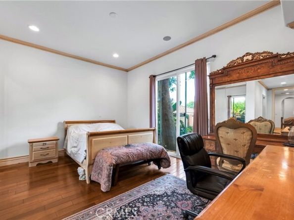 22349 Dolorosa Street, Woodland Hills (los Angeles) CA 91367