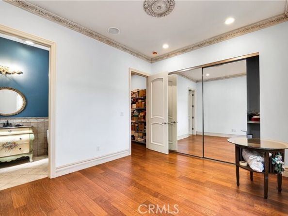 22349 Dolorosa Street, Woodland Hills (los Angeles) CA 91367