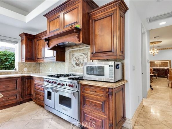 22349 Dolorosa Street, Woodland Hills (los Angeles) CA 91367