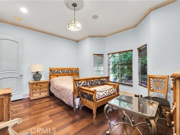 22349 Dolorosa Street, Woodland Hills (los Angeles) CA 91367