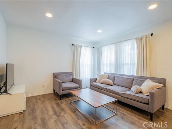 10404 Jardine Avenue, Sunland (los Angeles) CA 91040