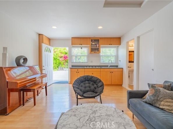 10404 Jardine Avenue, Sunland (los Angeles) CA 91040