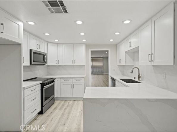 19029 Nordhoff Street 103, Northridge (los Angeles) CA 91324