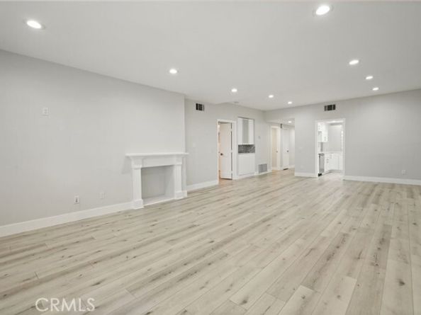19029 Nordhoff Street 103, Northridge (los Angeles) CA 91324