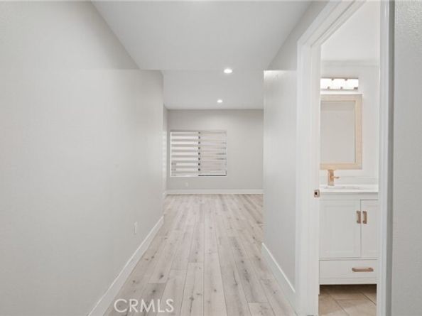 19029 Nordhoff Street 103, Northridge (los Angeles) CA 91324