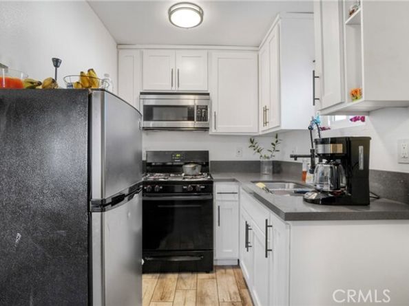 919 W 49th, Los Angeles CA 90037