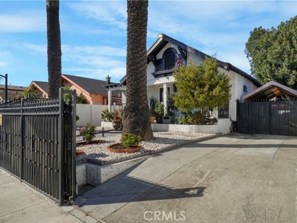 919 W 49th, Los Angeles CA 90037
