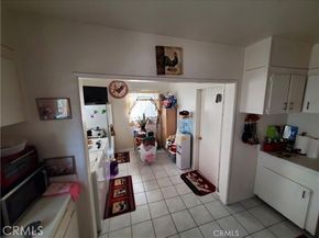 10401 S San Pedro, Los Angeles CA 90003