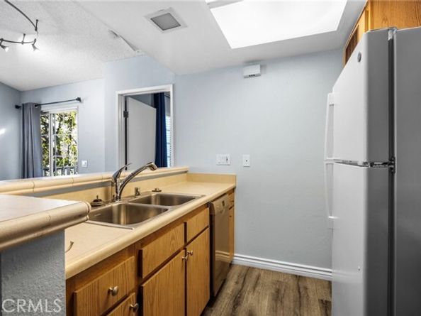 7025 Glade, Canoga Park (los Angeles) CA 91303