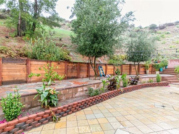 17155 Barneston, Granada Hills (los Angeles) CA 91344